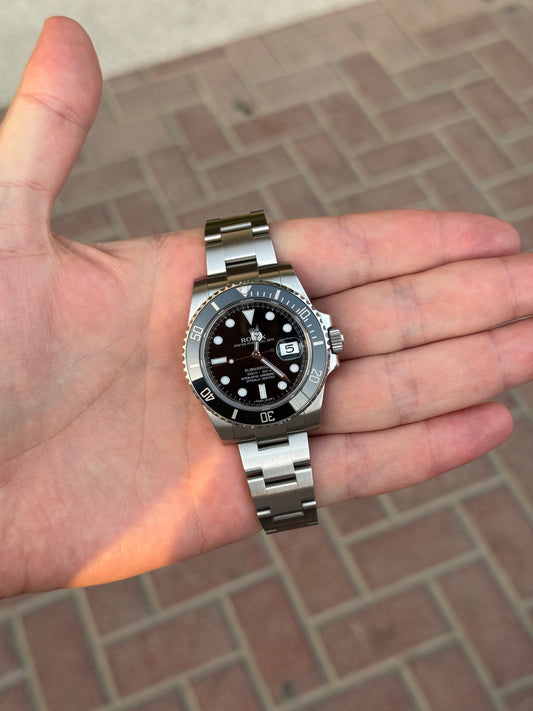 Rolex Submariner 40mm Stainless Steel 2012 Like New Not Polished. Full Set 116610