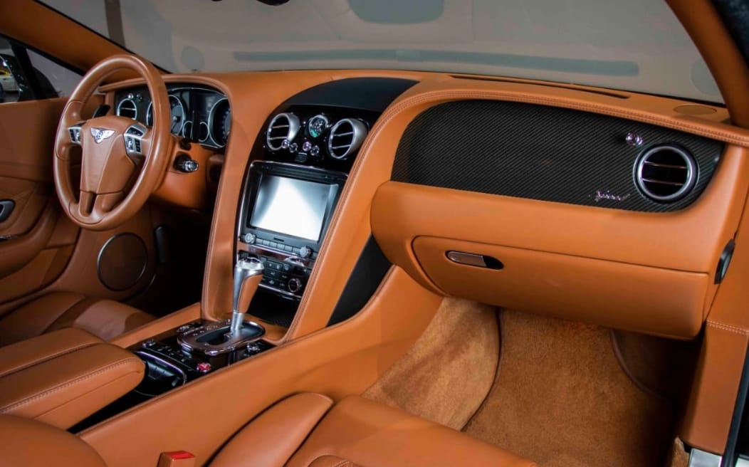 Bentley Continental GT Carbon 2015 GCC 40 000 KM (Dubai) V12