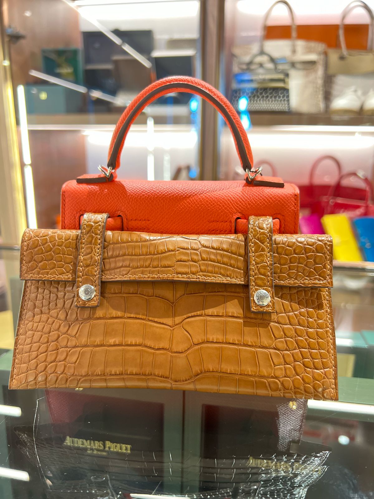 Hermes Kelly Doll Picto 19
Epsom / Matte Alligator 
Rose Texas / Mauve Oale / Vert Fizz
B stamp
PHW
