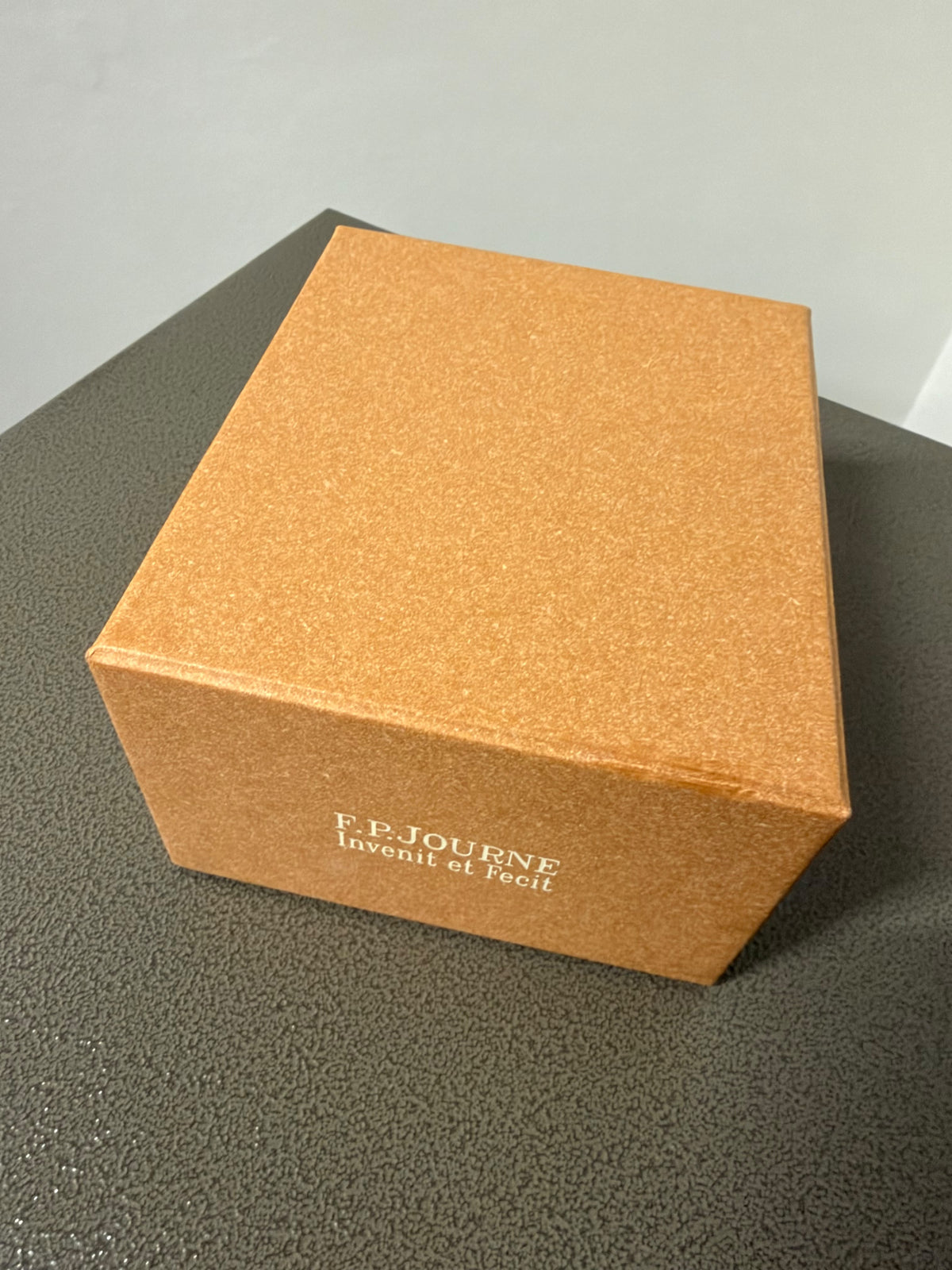 FP Journe Octa De Marche Brass Movement 950PT Platinum Automatic 40mm Men’s 2025 Used Full Set
